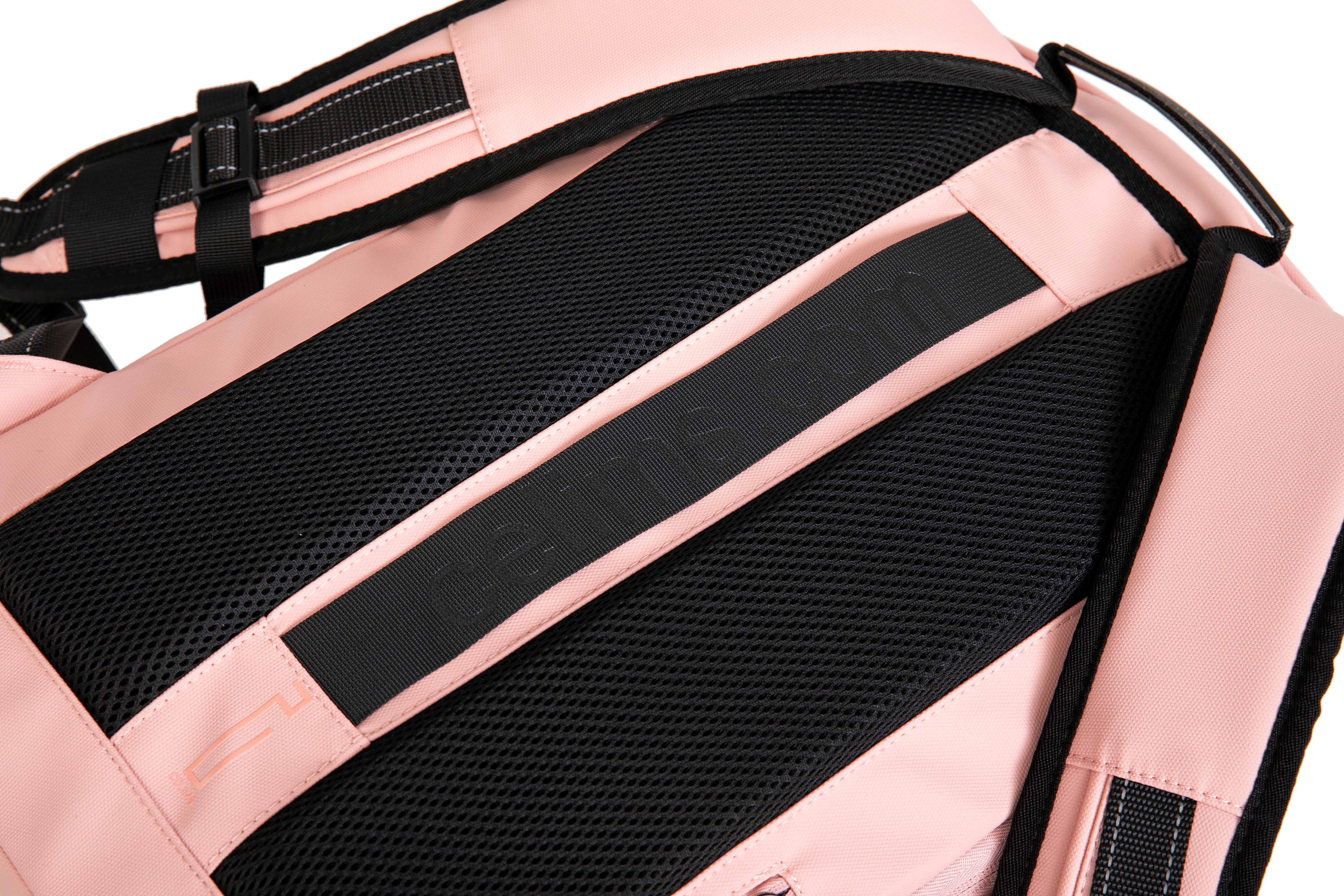 Vacuum compressible backpack – With or without pump