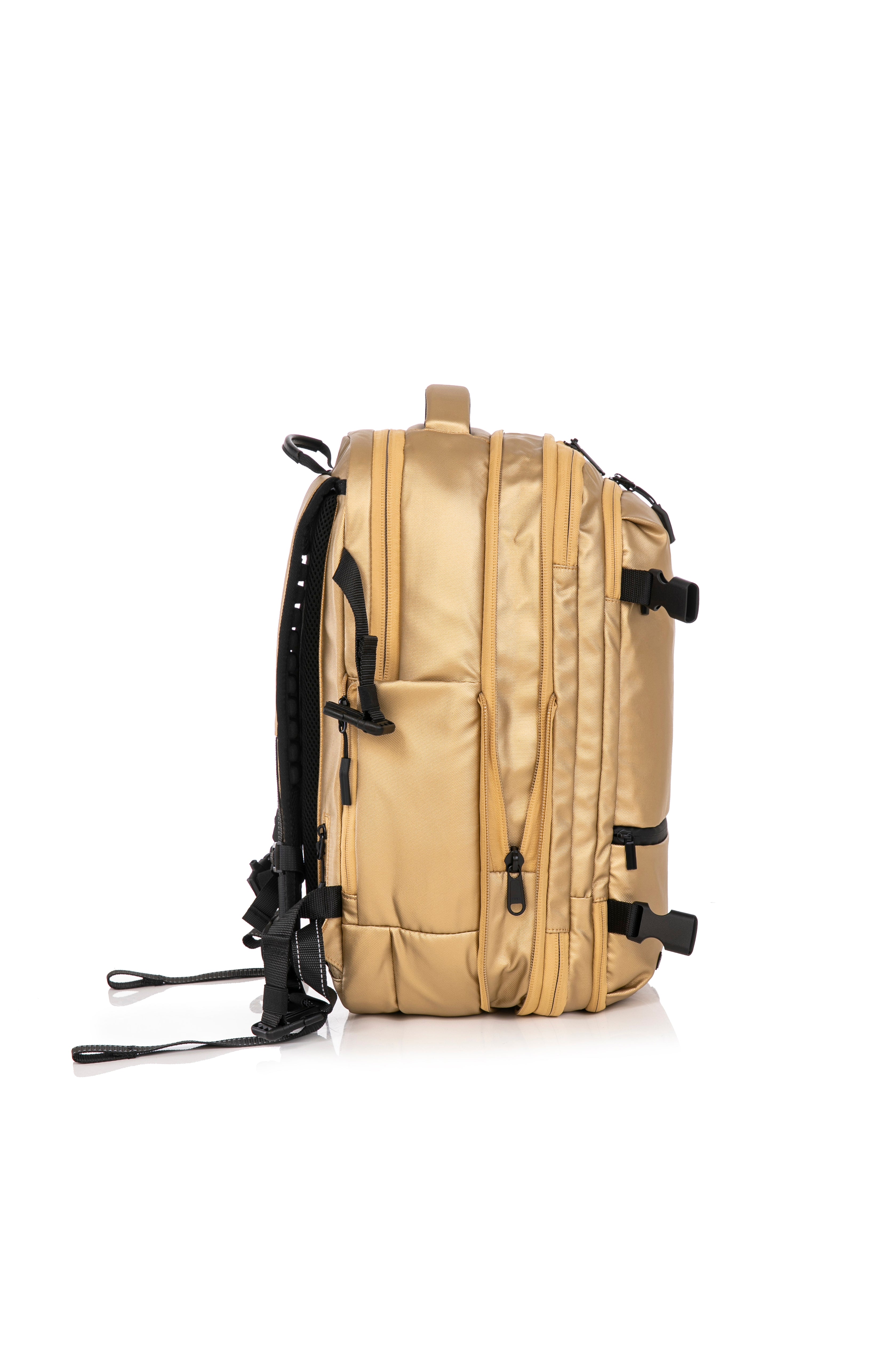 Vacuum compressible backpack – With or without pump