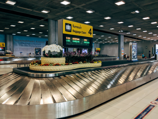 Valise perdue à l’aéroport : que faire immédiatement (procédure officielle + indemnisations)