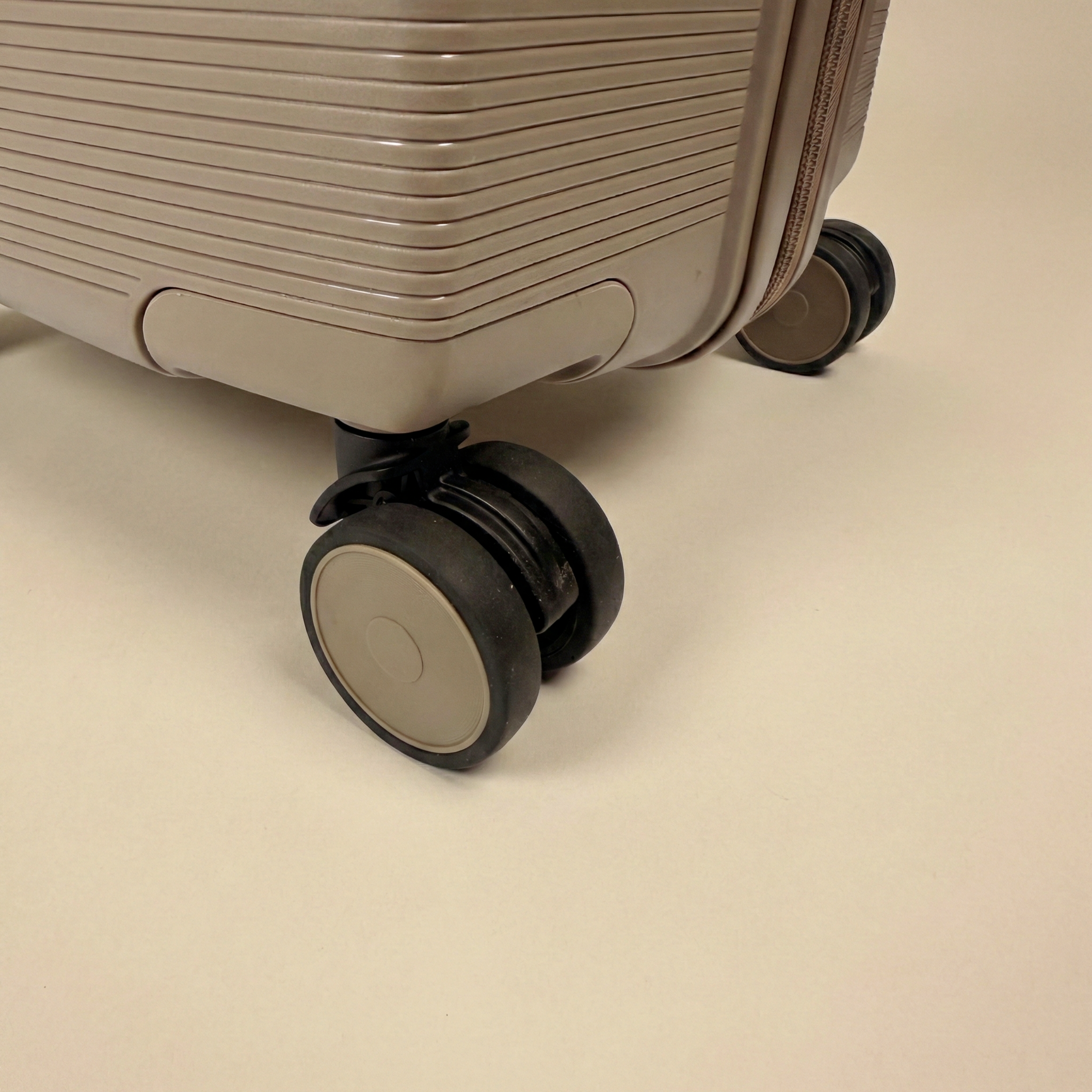 Set 3 Valises – Polypropylène (XL-75cm) (L-65cm) (S-55cm) – Kaki